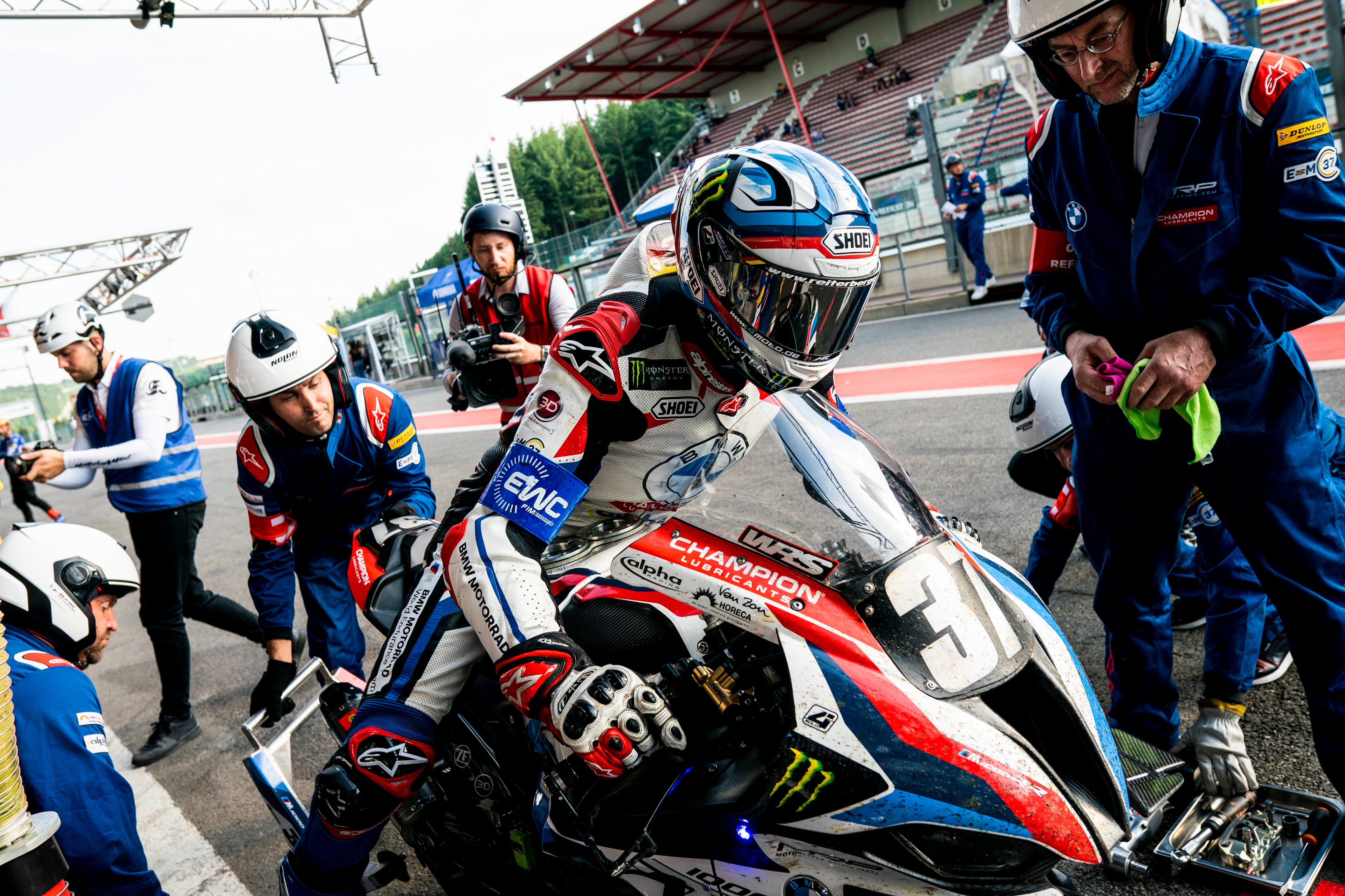 Champion-powered BMW Motorrad World Endurance Team clinches
